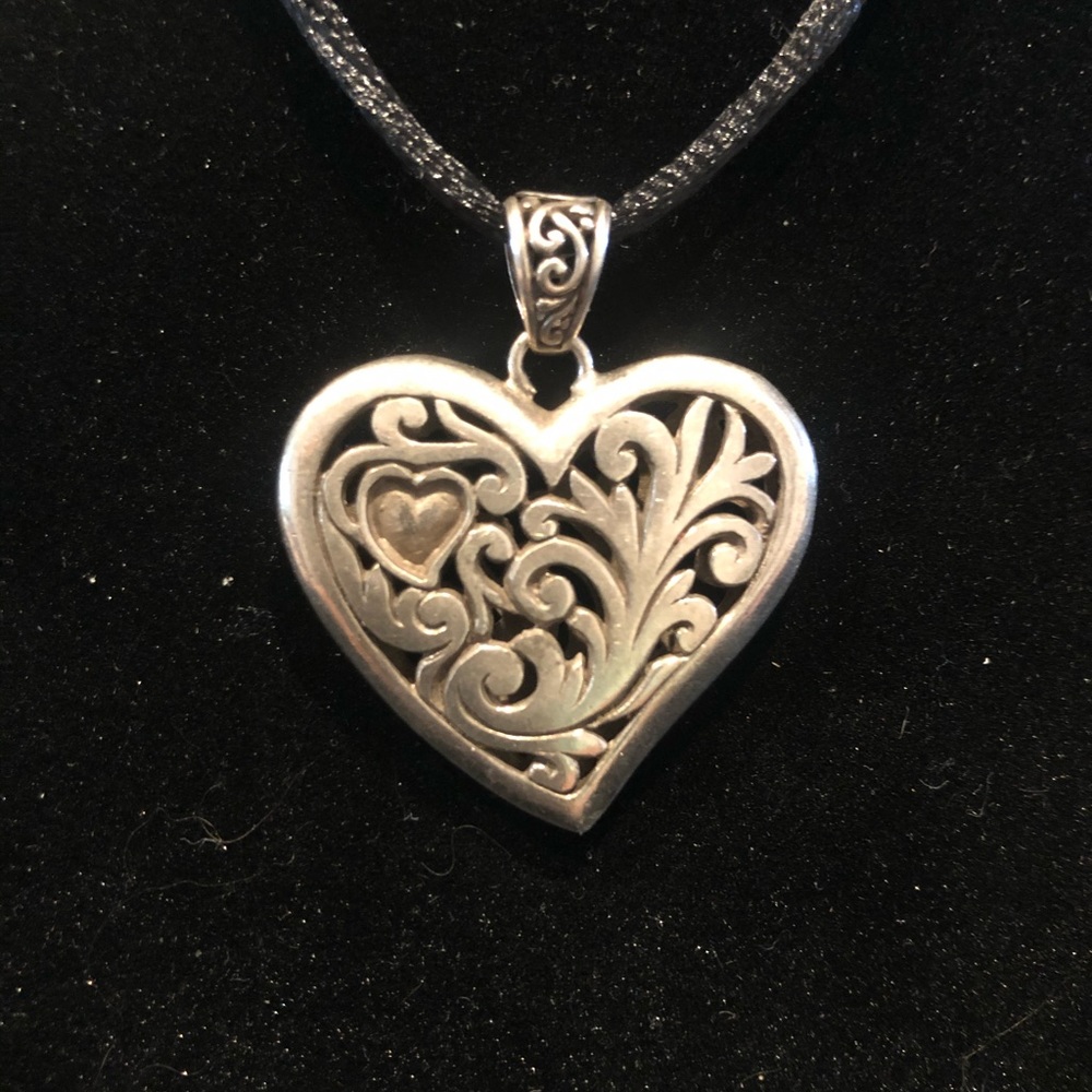 Women’s vintage necklace